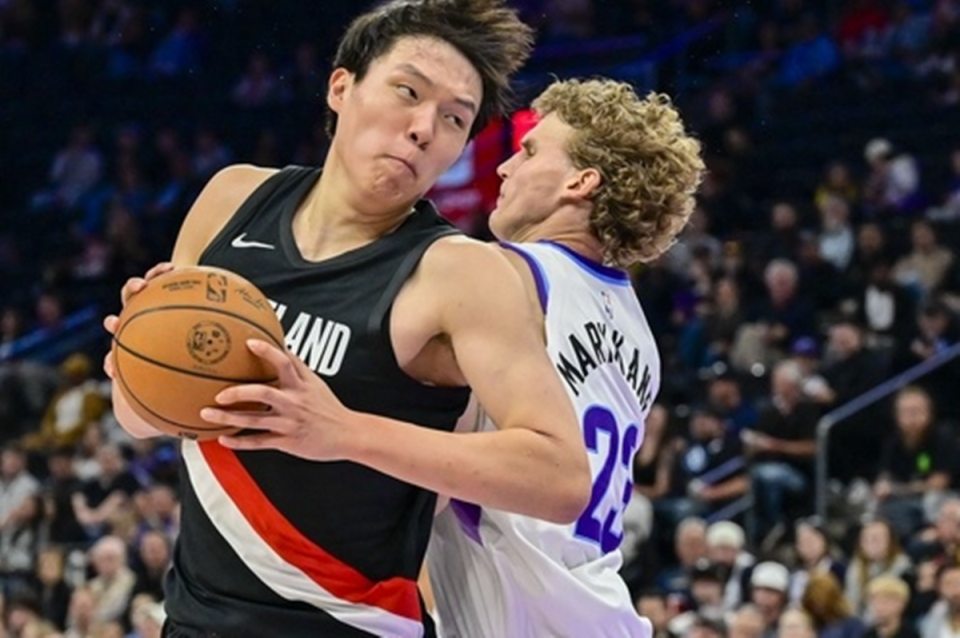 杨瀚森大帽, 身在异国他