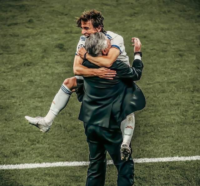 专注, 纳乔更是, 疯人院