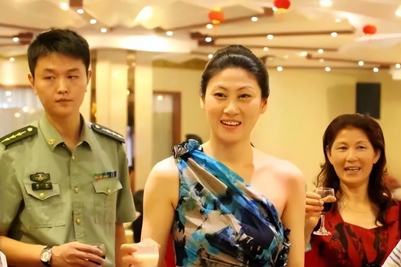 她和青梅竹, 苏宜兴